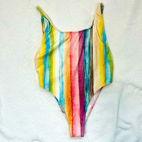 NWT. Billabong Women Swim. 1 Piece Suit. X-SMALL or XS - Picture 1 of 9